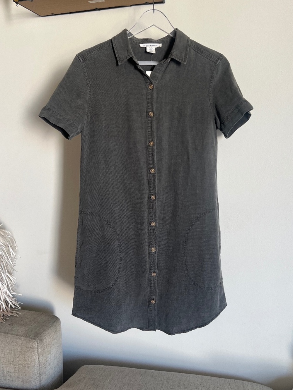 🪞 NWT new Lucky Brand gray front button up short sleeve dress with pockets